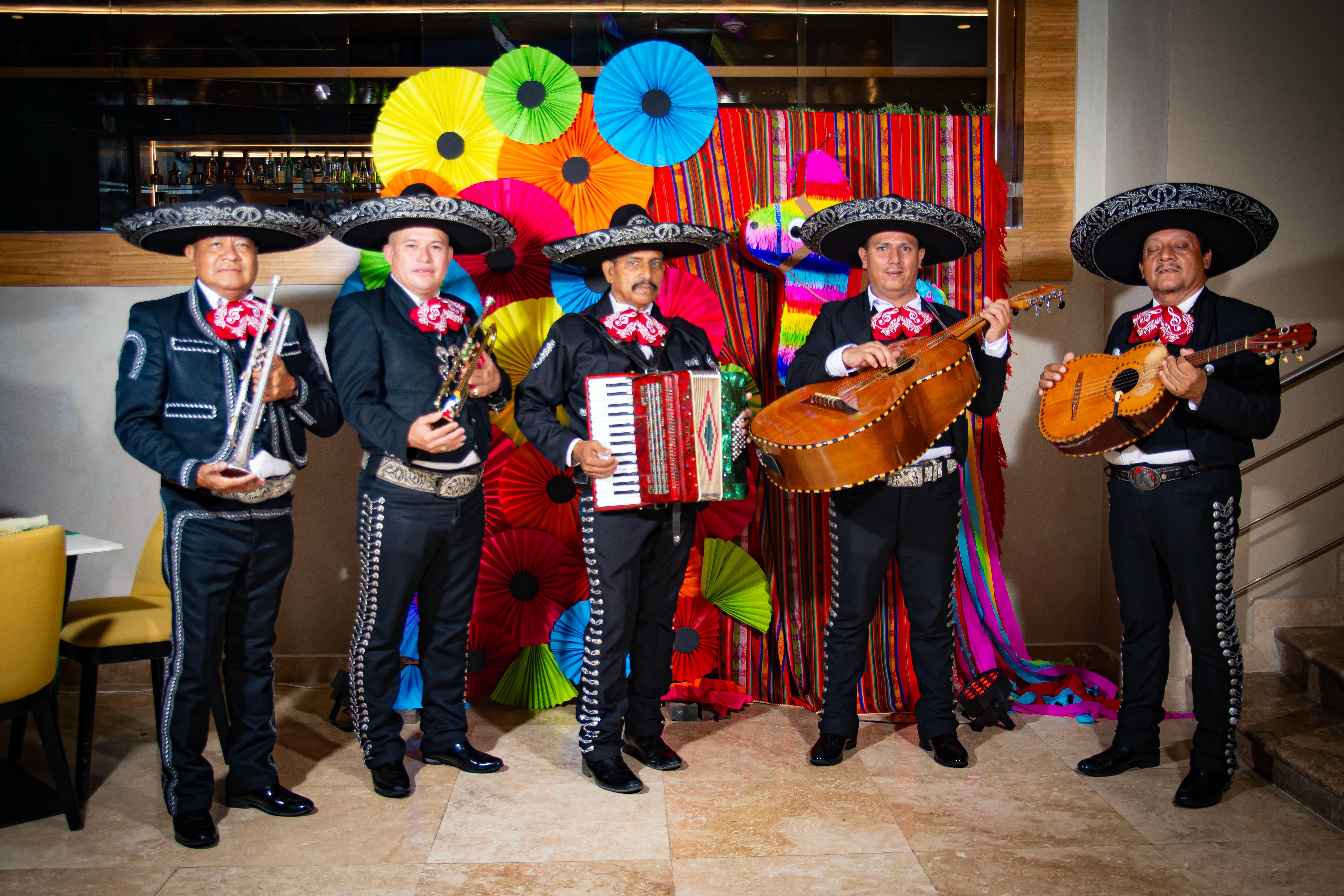 Mariachi Embajadores en evento de cumpleaños